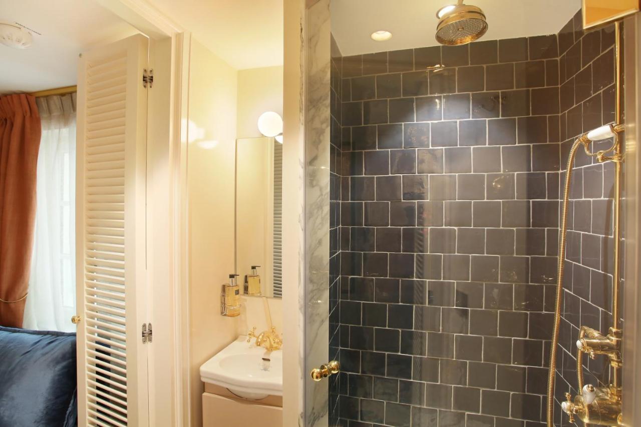 Pick A Flat'S - A Bedroom In Le Marais ปารีส ภายนอก รูปภาพ